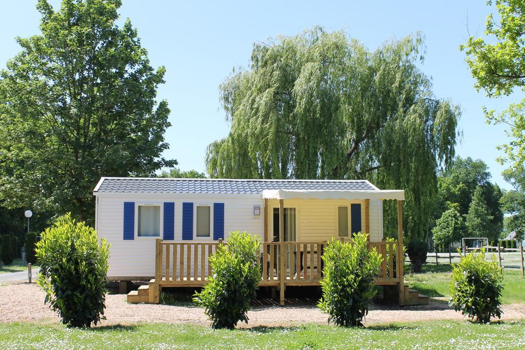 Domaine Les Acacias Hotel La Ville-aux-Dames Exterior photo