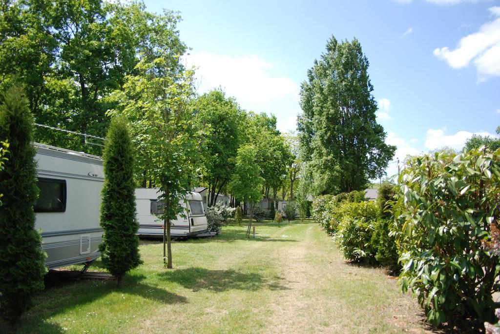 Domaine Les Acacias Hotel La Ville-aux-Dames Exterior photo